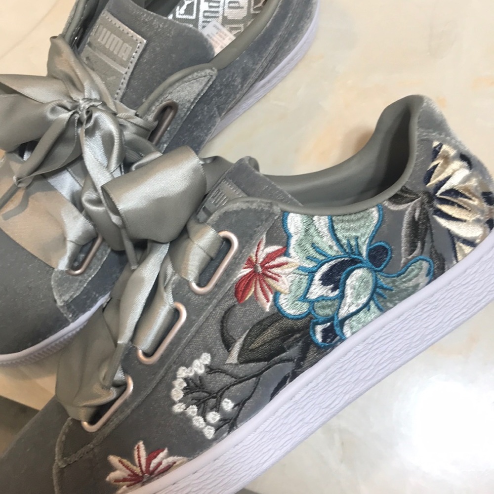Velvet Pumas with floral designs on the side! - Picture 4 of 7